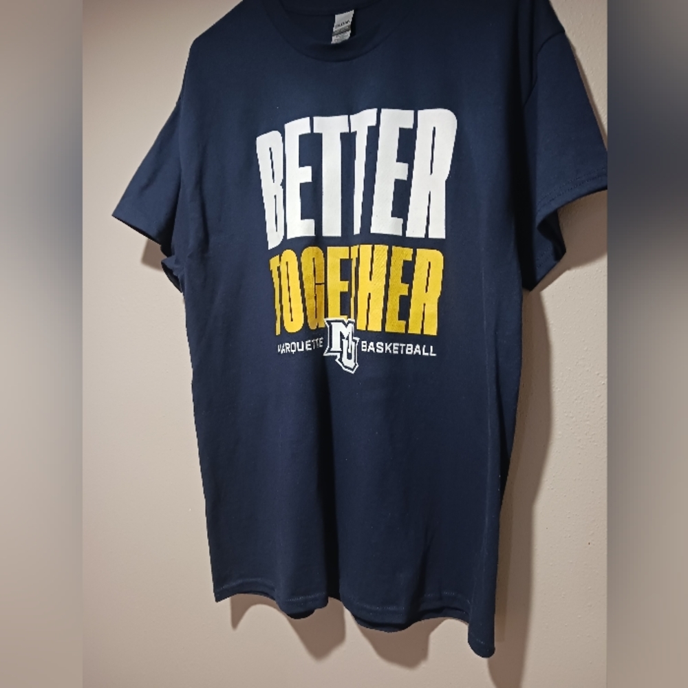 Final $4   Gildan "Marquette Basketball T Shirt" Sz. L Navy
